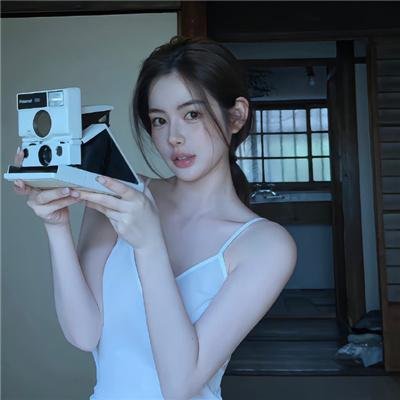 庇护棕榈树下